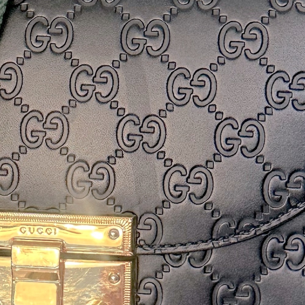 Gucci GG Signature Medium Padlock Crossbody Bag - Picture 10 of 10